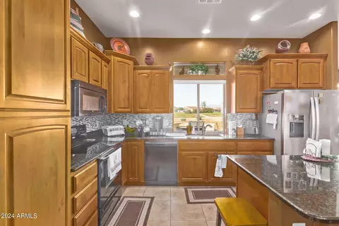 Kitchen - 11124 E Newcastle Ave, Mesa, AZ 85209 photo 3 of 4