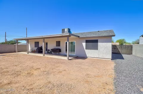 Exterior - 979 S Lawther Dr, Apache Junction, AZ 85120 photo 10 of 11