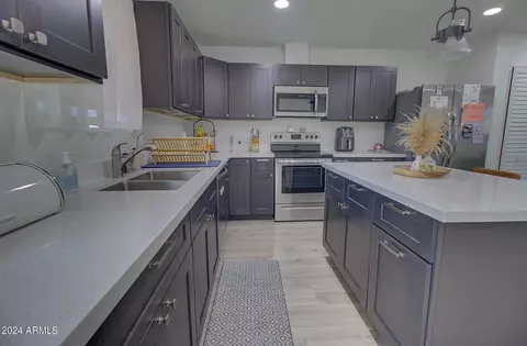 Kitchen - 979 S Lawther Dr, Apache Junction, AZ 85120 photo 1 of 2