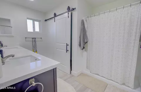 Bath - 979 S Lawther Dr, Apache Junction, AZ 85120 photo 3 of 3