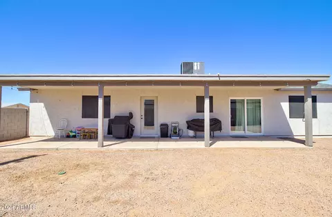 Exterior - 979 S Lawther Dr, Apache Junction, AZ 85120 photo 9 of 11