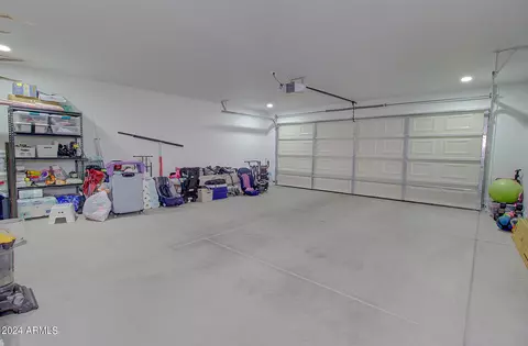 Exterior - 979 S Lawther Dr, Apache Junction, AZ 85120 photo 5 of 11