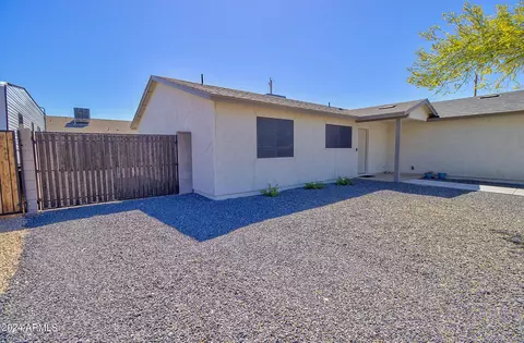 Exterior - 979 S Lawther Dr, Apache Junction, AZ 85120 photo 4 of 11