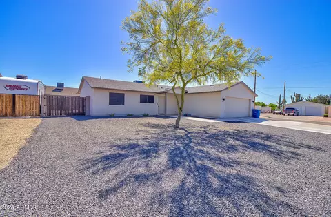 Exterior - 979 S Lawther Dr, Apache Junction, AZ 85120 photo 3 of 11