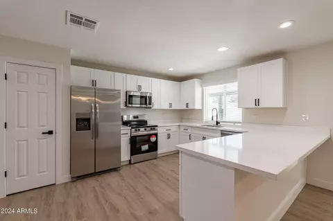 Kitchen - 2421 E Jerome Ave, Mesa, AZ 85204 photo 2 of 8
