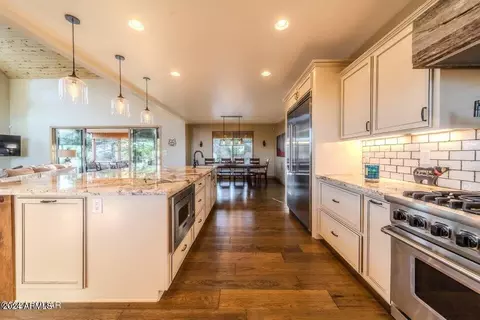 Kitchen - 7472 Taurus Dr, Lakeside, AZ 85929 photo 6 of 9