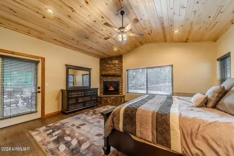 Bedroom - 7472 Taurus Dr, Lakeside, AZ 85929 photo 2 of 13