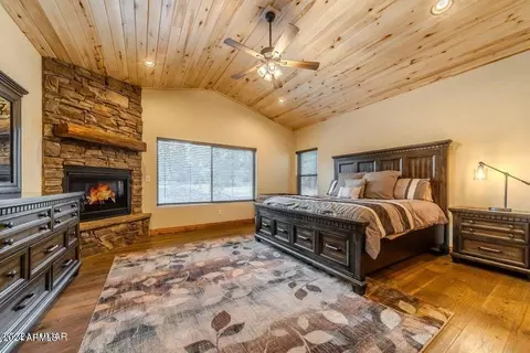 Bedroom - 7472 Taurus Dr, Lakeside, AZ 85929 photo 1 of 13