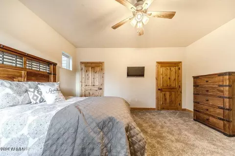Bedroom - 7472 Taurus Dr, Lakeside, AZ 85929 photo 5 of 13