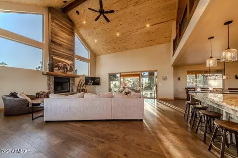 Living - 7472 Taurus Dr, Lakeside, AZ 85929 photo 1 of 7