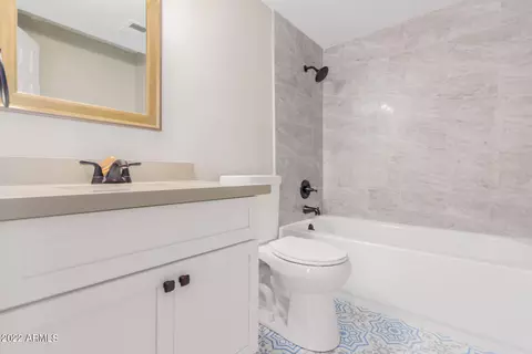 Bath - 2910 E Surrey Ave, Phoenix, AZ 85032 photo 2 of 2