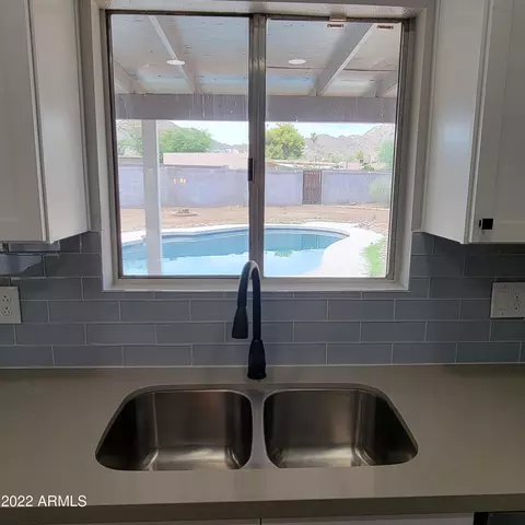 Kitchen - 2910 E Surrey Ave, Phoenix, AZ 85032 photo 7 of 7