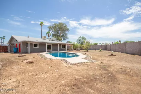 Exterior - 2910 E Surrey Ave, Phoenix, AZ 85032 photo 7 of 11