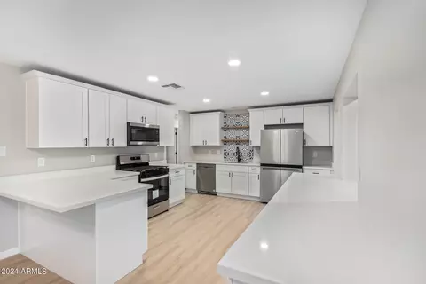 1502 W 6th Pl, Mesa, AZ 85201