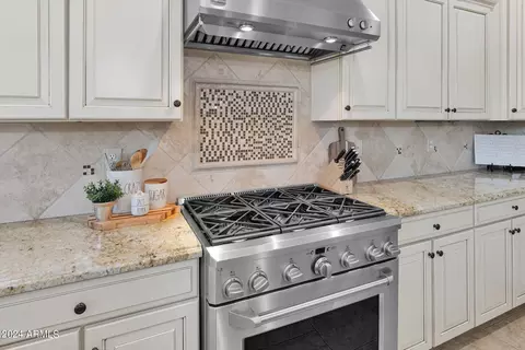 Kitchen - 2912 E Fruitvale Ave, Gilbert, AZ 85297 photo 2 of 4