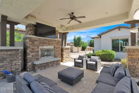 Exterior - 2912 E Fruitvale Ave, Gilbert, AZ 85297 photo 8 of 10
