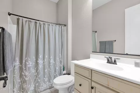 Bath - 2912 E Fruitvale Ave, Gilbert, AZ 85297 photo 8 of 9