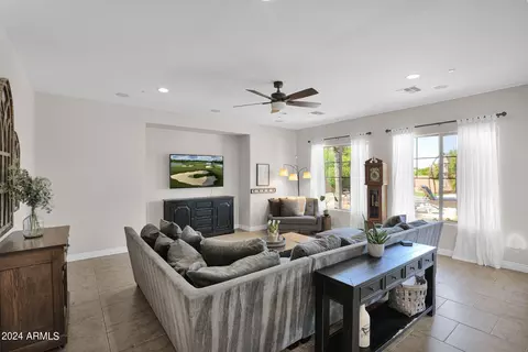 Living - 2912 E Fruitvale Ave, Gilbert, AZ 85297 photo 1 of 3