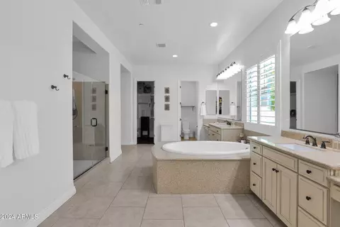 Bath - 2912 E Fruitvale Ave, Gilbert, AZ 85297 photo 2 of 9