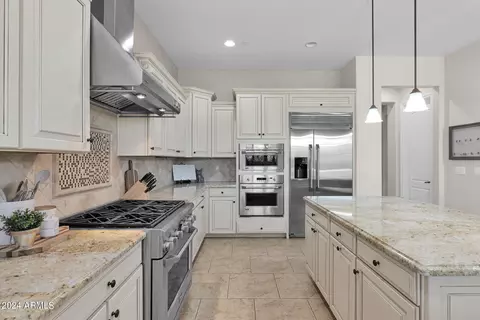 Kitchen - 2912 E Fruitvale Ave, Gilbert, AZ 85297 photo 3 of 4