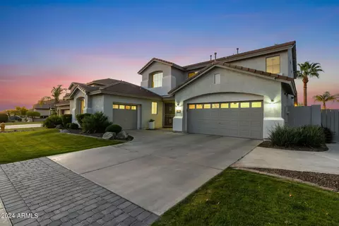 Exterior - 3928 E Vallejo Dr, Gilbert, AZ 85298 photo 2 of 14