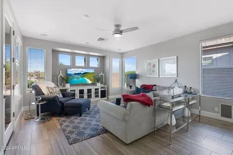 Living - 3928 E Vallejo Dr, Gilbert, AZ 85298 photo 4 of 6