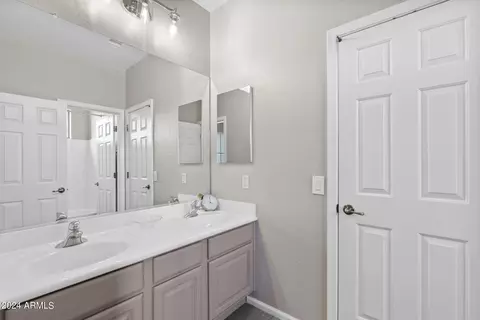Bath - 3928 E Vallejo Dr, Gilbert, AZ 85298 photo 6 of 6