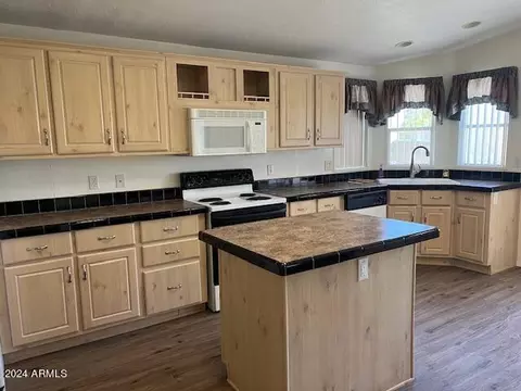 1514 E Helena Dr, Phoenix, AZ 85022 photo 2