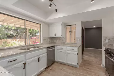Kitchen - 1036 E Clinton St, Phoenix, AZ 85020 photo 1 of 3