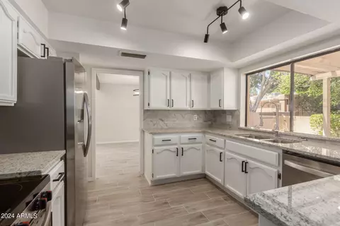 Kitchen - 1036 E Clinton St, Phoenix, AZ 85020 photo 3 of 3