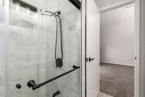 Bath - 1036 E Clinton St, Phoenix, AZ 85020 photo 2 of 3