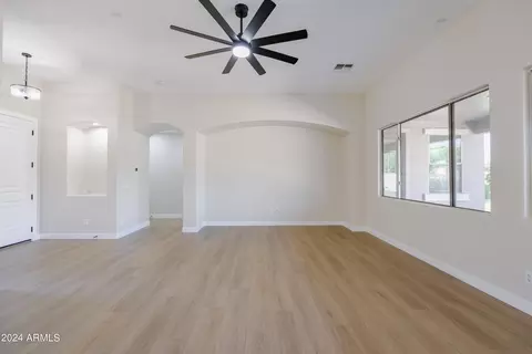 514 E Benrich Dr, Gilbert, AZ 85295 photo 5