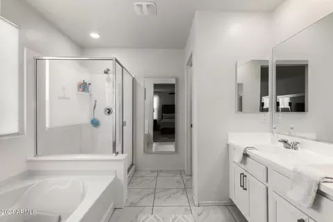 Bath - 9460 E Silo Rd, Florence, AZ 85132 photo 2 of 7
