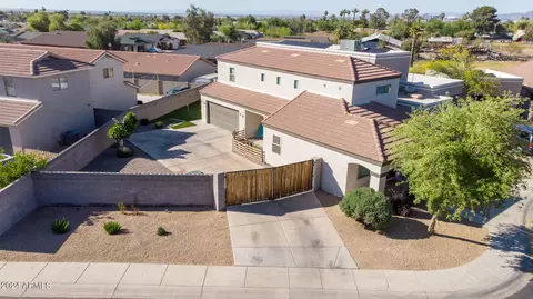 View/Area - 216 W Darrow St, Phoenix, AZ 85041 photo 13 of 17