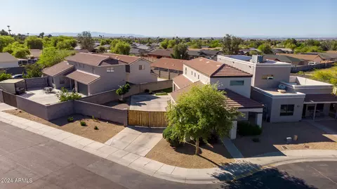View/Area - 216 W Darrow St, Phoenix, AZ 85041 photo 5 of 17