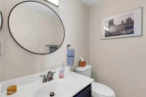 Bath - 216 W Darrow St, Phoenix, AZ 85041 photo 4 of 4