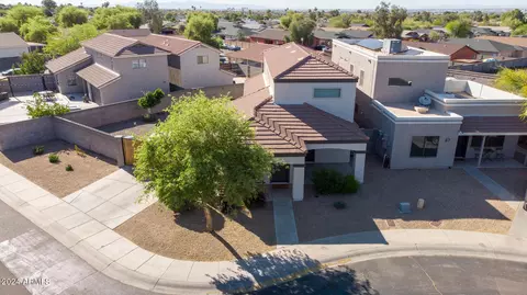 View/Area - 216 W Darrow St, Phoenix, AZ 85041 photo 12 of 17
