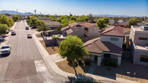 View/Area - 216 W Darrow St, Phoenix, AZ 85041 photo 4 of 17