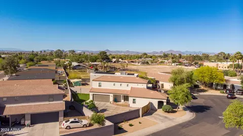 View/Area - 216 W Darrow St, Phoenix, AZ 85041 photo 2 of 17