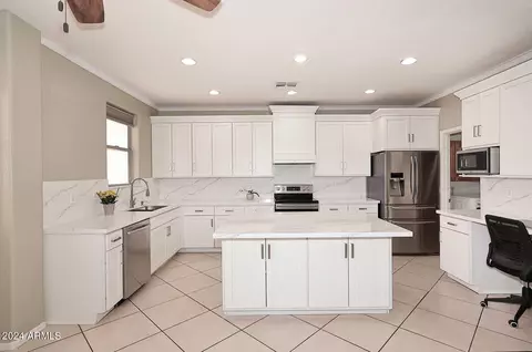 3131 W Saint Catherine Ave, Phoenix, AZ 85041