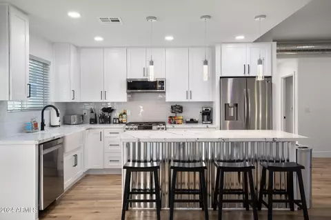 Kitchen - 631 E Broadmor Dr, Tempe, AZ 85282 photo 2 of 5
