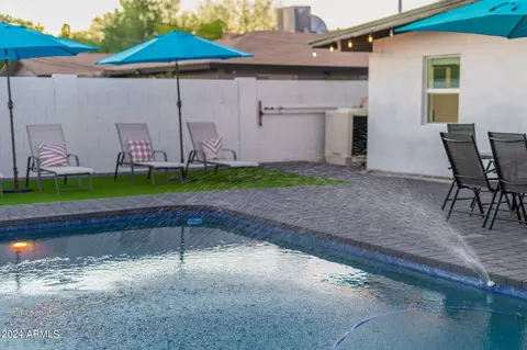 Exterior - 631 E Broadmor Dr, Tempe, AZ 85282 photo 7 of 12