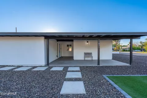Exterior - 631 E Broadmor Dr, Tempe, AZ 85282 photo 2 of 12