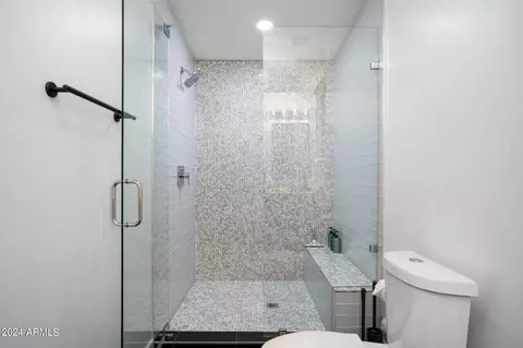 Bath - 631 E Broadmor Dr, Tempe, AZ 85282 photo 6 of 6