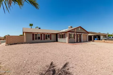 5652 S 41st St, Phoenix, AZ 85040