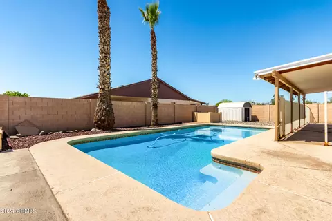 Exterior - 5652 S 41st St, Phoenix, AZ 85040 photo 8 of 14