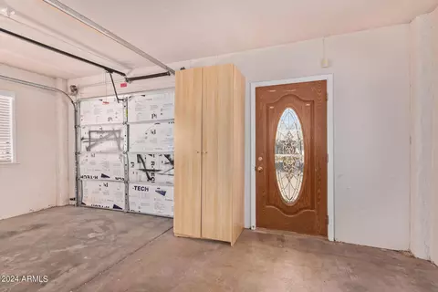 Exterior - 5652 S 41st St, Phoenix, AZ 85040 photo 7 of 14