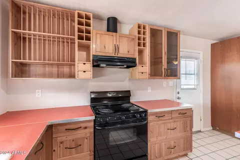 Kitchen - 5652 S 41st St, Phoenix, AZ 85040 photo 3 of 7