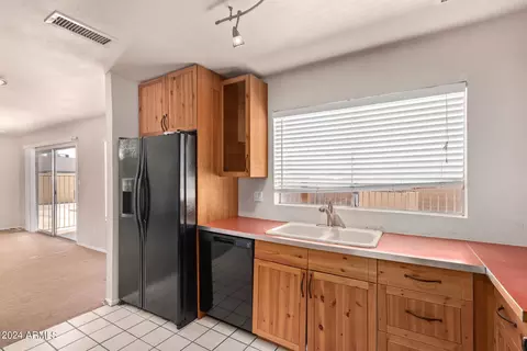 Kitchen - 5652 S 41st St, Phoenix, AZ 85040 photo 4 of 7