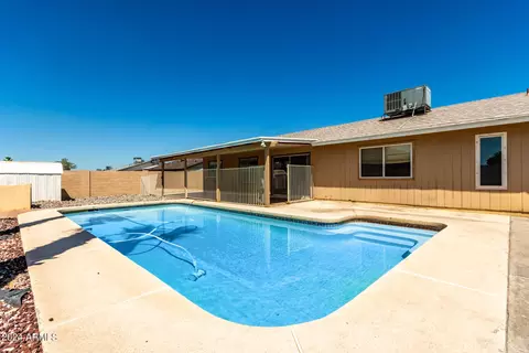 Exterior - 5652 S 41st St, Phoenix, AZ 85040 photo 9 of 14